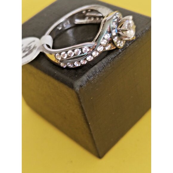 Italian Sterling Silver 925 Women's Size 7 Ring Cubic Zirconia Engagment Cut - Picture 5 of 9